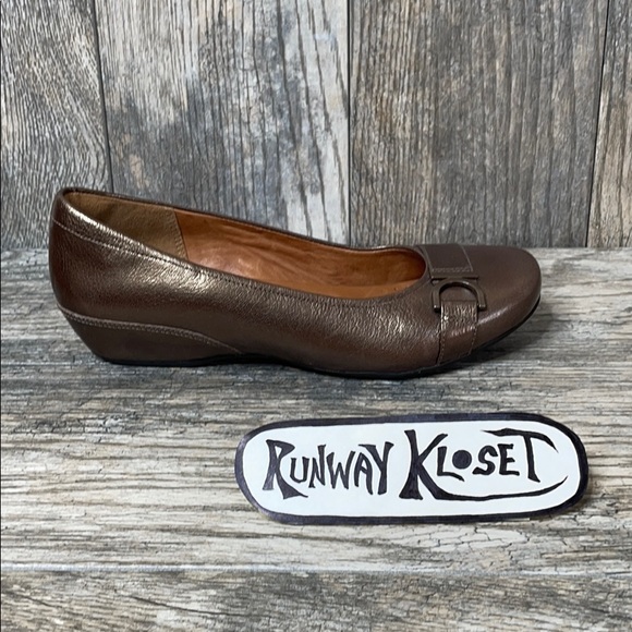 Clarks artisan flats size 7N - Picture 1 of 11